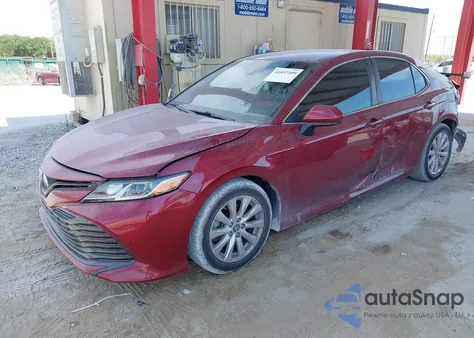 2018 Toyota Camry Le из США, поврежденный, VIN 4T1B11HK8JU547847